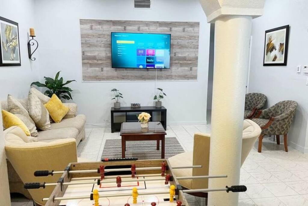 Amazing & Cozy Duplex Near Zoo Miami ! Villa Kültér fotó
