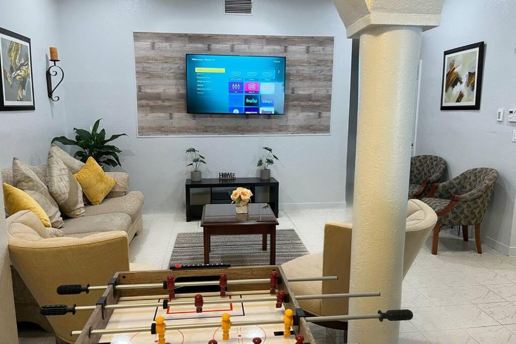 Amazing & Cozy Duplex Near Zoo Miami ! Villa Kültér fotó