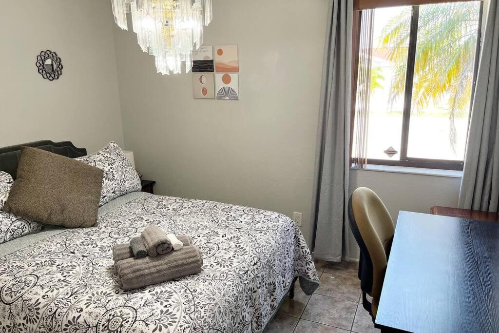 Amazing & Cozy Duplex Near Zoo Miami ! Villa Kültér fotó