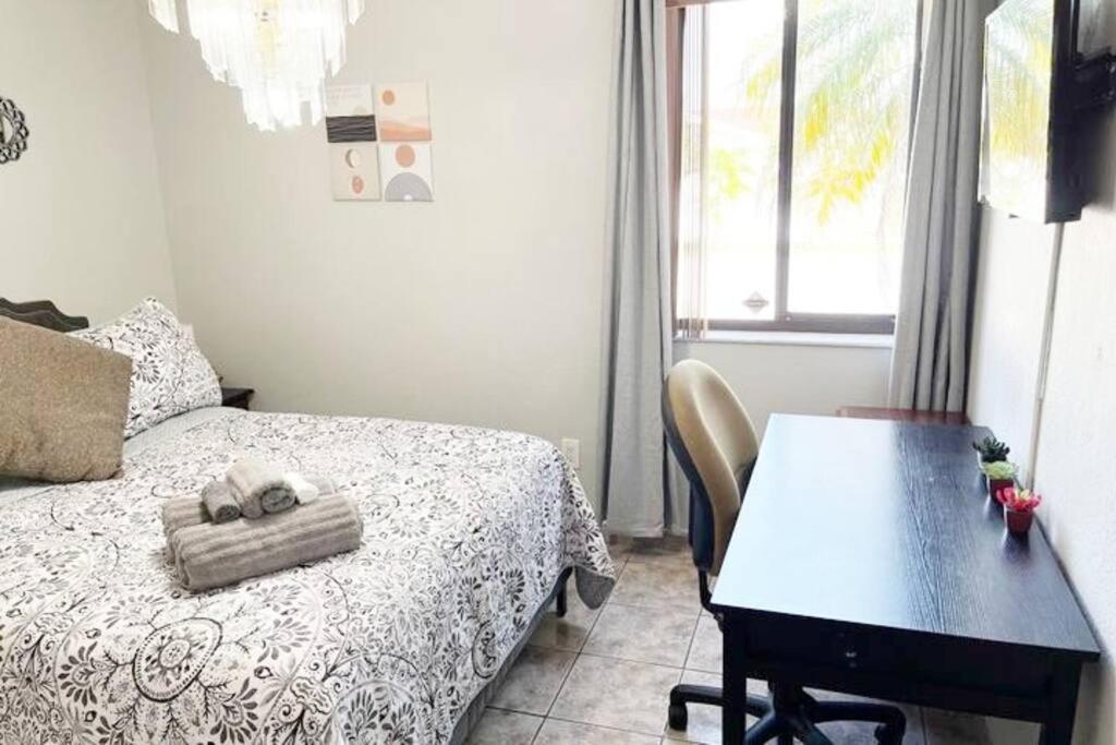 Amazing & Cozy Duplex Near Zoo Miami ! Villa Kültér fotó