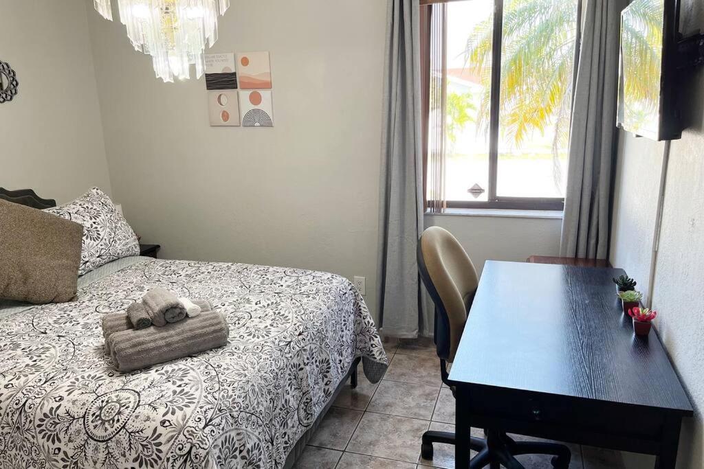 Amazing & Cozy Duplex Near Zoo Miami ! Villa Kültér fotó